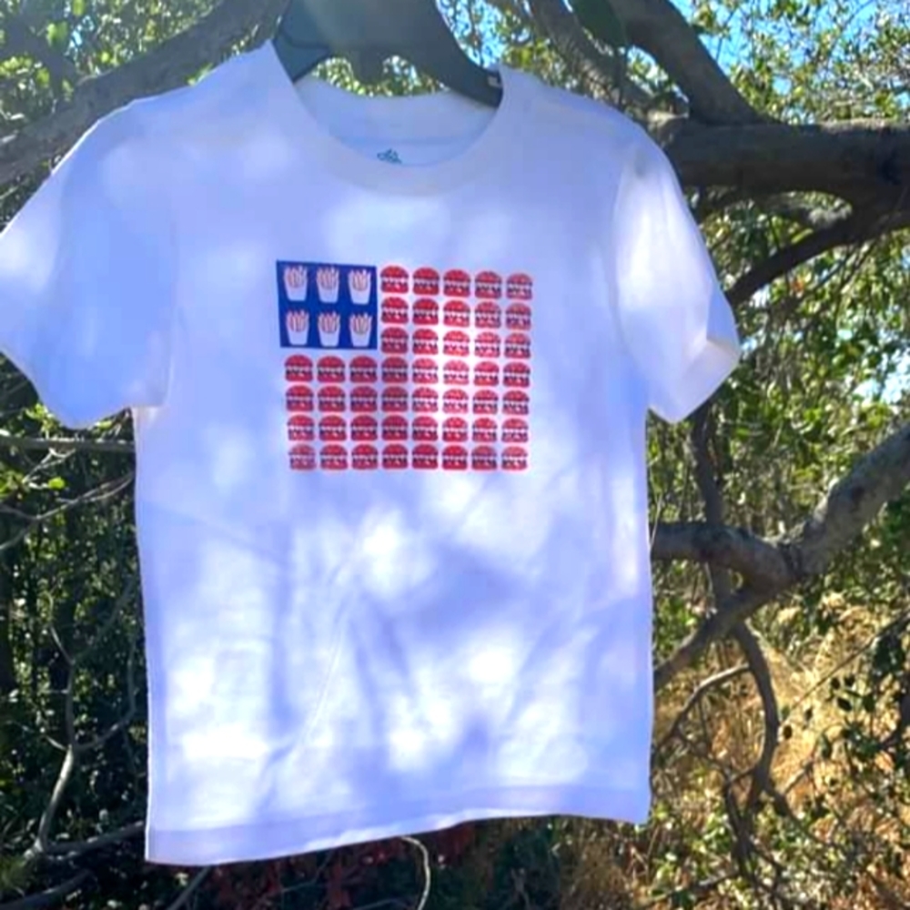 BOY'S AMERICAN FLAG SHIRT / T-SHIRT SIZE 3 T
